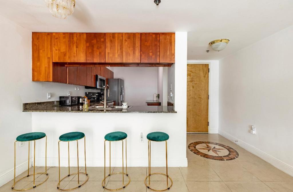 Two Bedroom Oceanview Apartment In Brickell Miami Exteriör bild